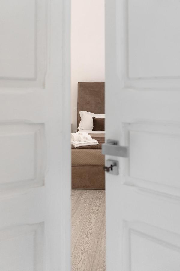 Dimora Elce Suites Elegance & Design Лече Екстериор снимка