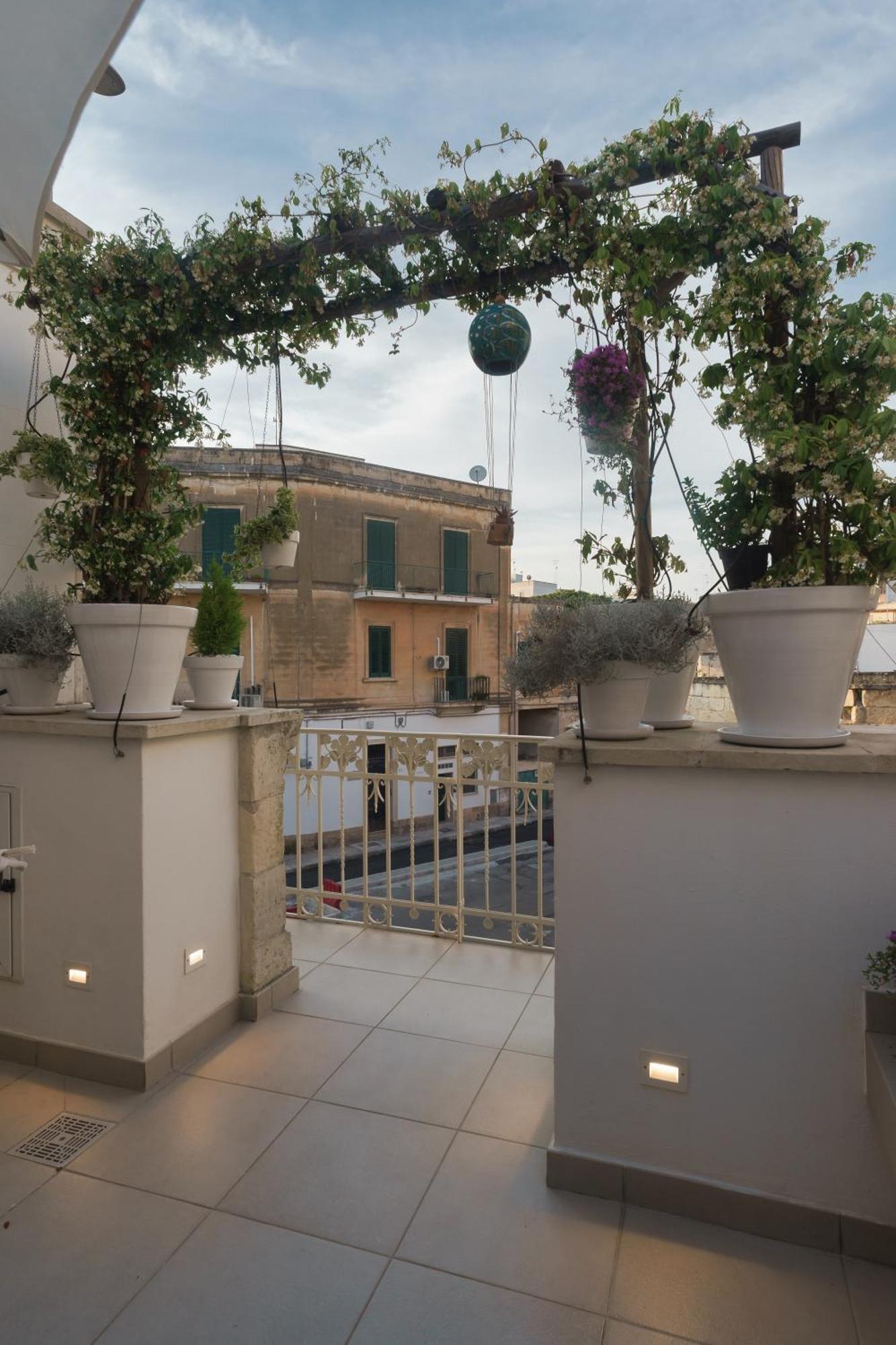 Dimora Elce Suites Elegance & Design Лече Екстериор снимка